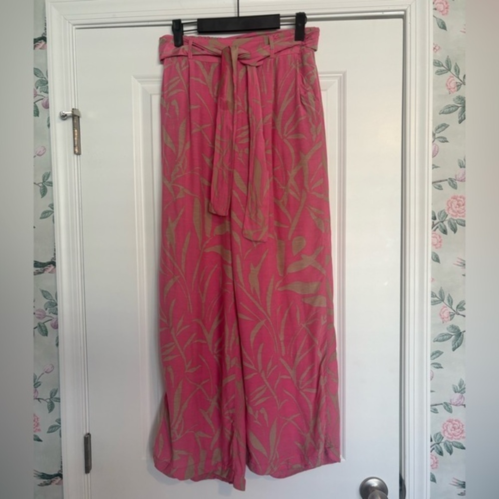 EUC Zanzi Pink and Tan Leaf Print Women's Pants Size EU 36 / US 4
